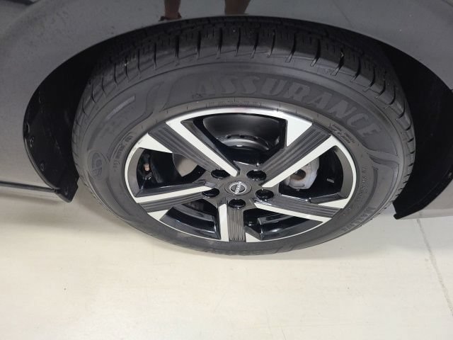 Used 2024 Nissan Sentra SV FWD image 36