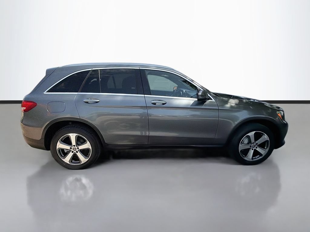 Used 2018 Mercedes-Benz GLC 300 4MATIC w/ Premium Package image 8
