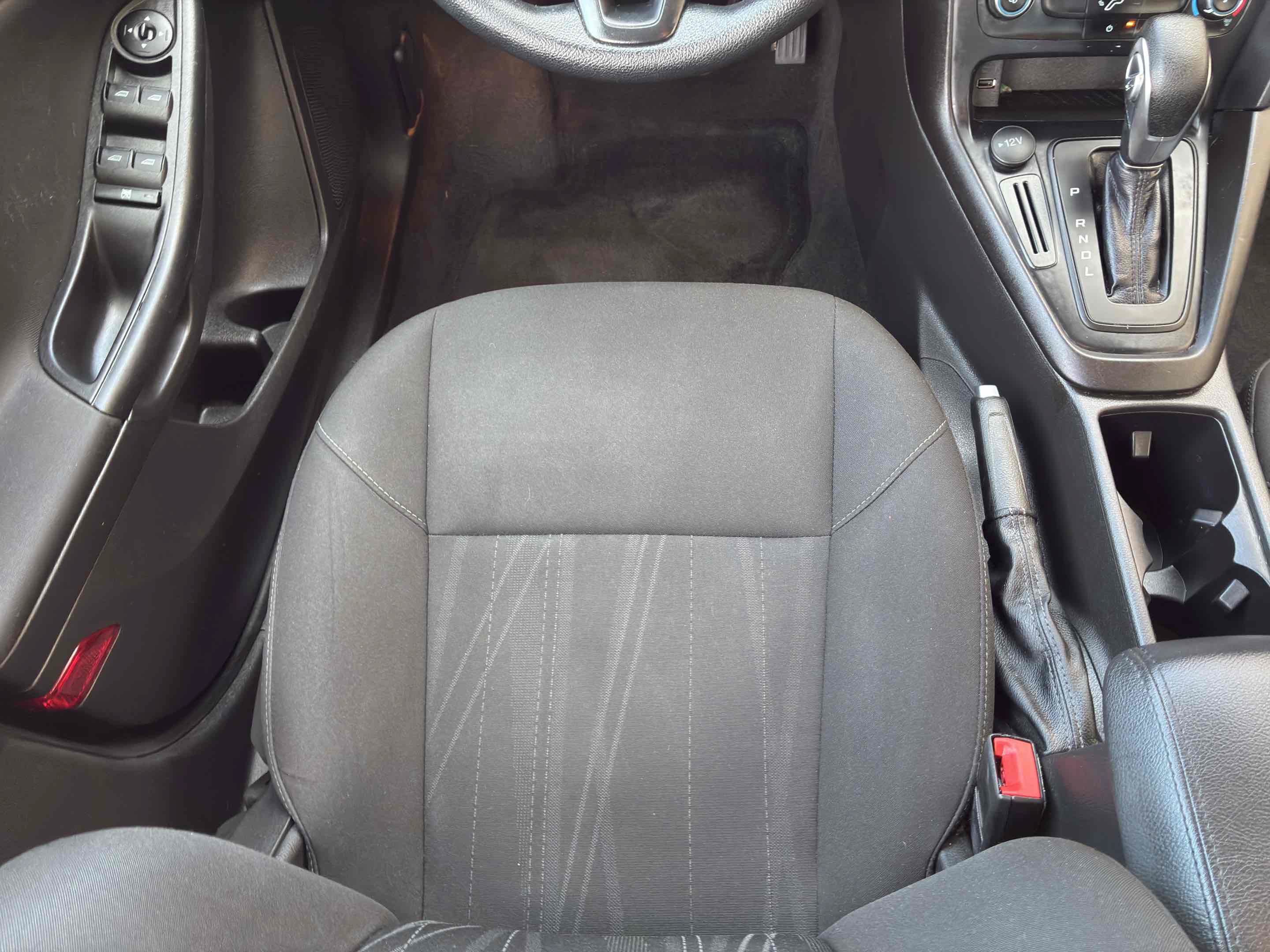 Used 2018 Ford Focus SE FWD image 41