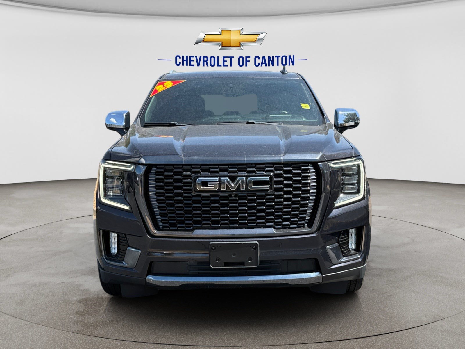 Used 2023 GMC Yukon Denali Ultimate AWD/4WD image 2