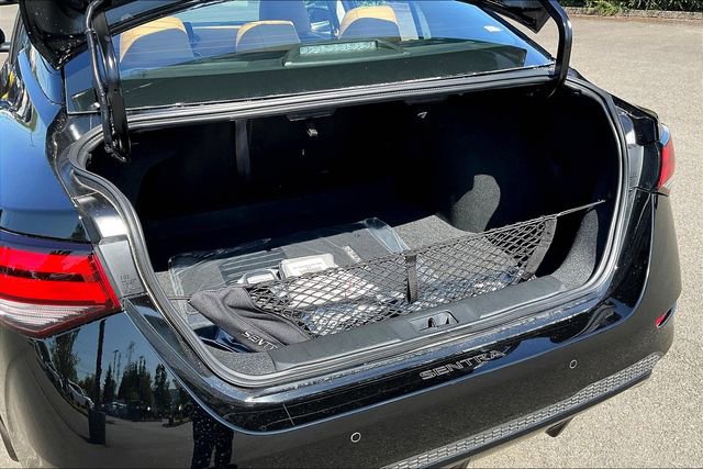 Used 2025 Nissan Sentra SV w/ SV Premium Package image 21