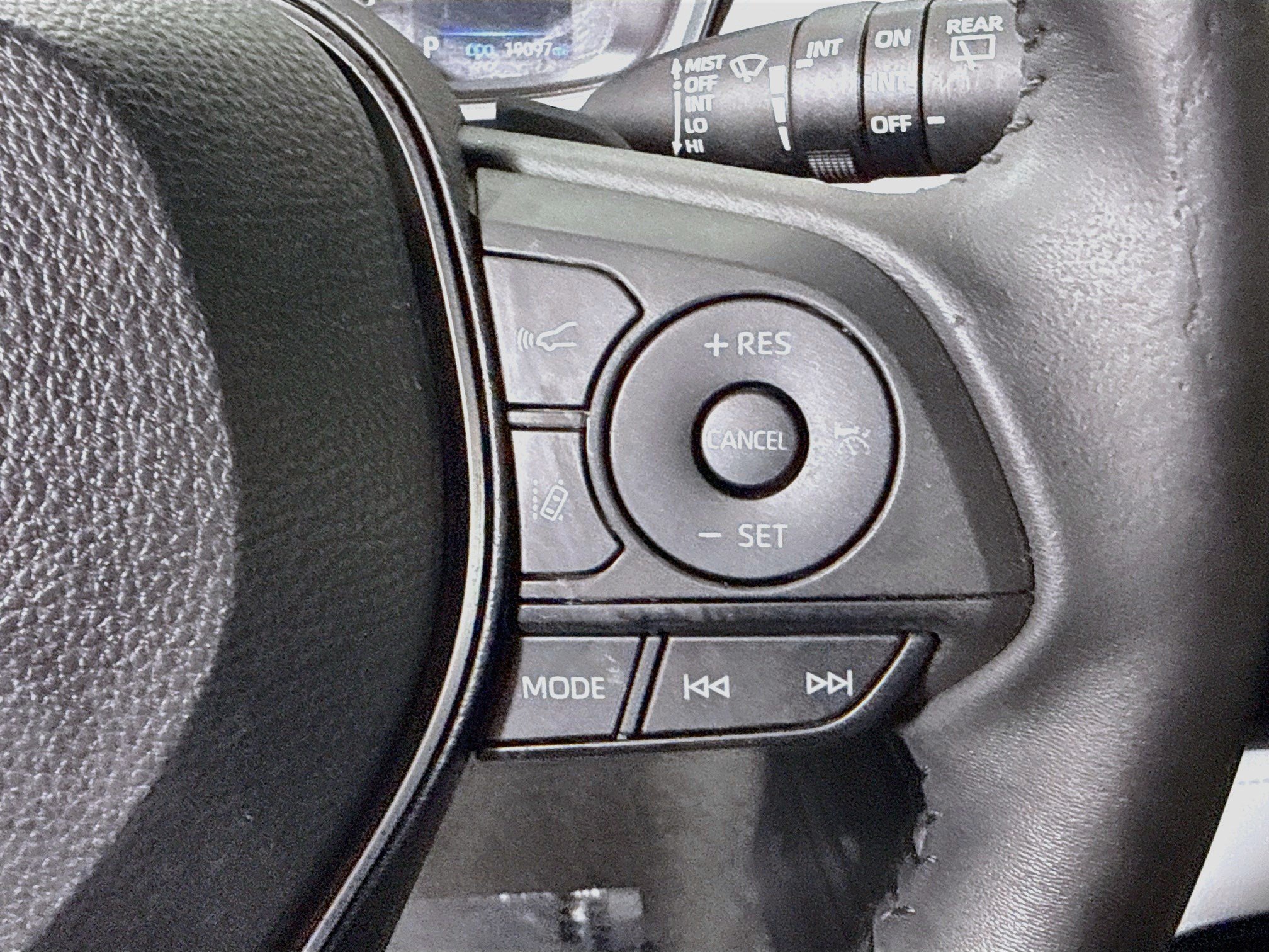 Used 2022 Toyota Corolla SE w/ SE Preferred Package FWD image 15