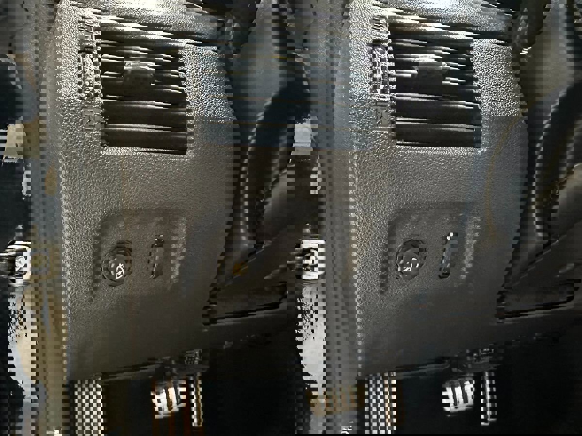 Used 2009 Saturn Sky Red Line image 26