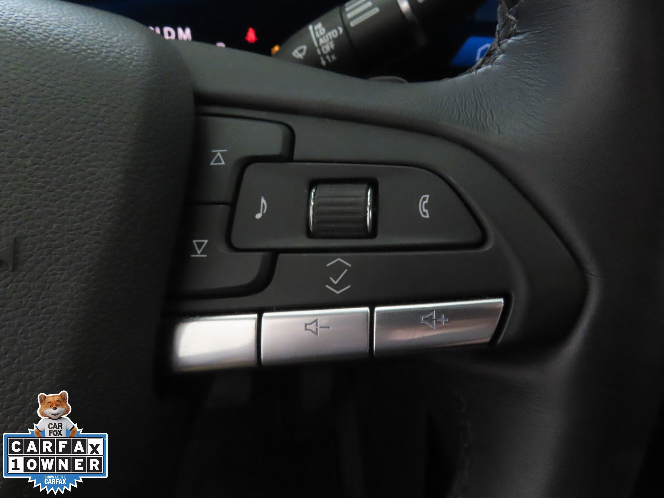 Used 2025 Cadillac XT4 Premium Luxury FWD image 16