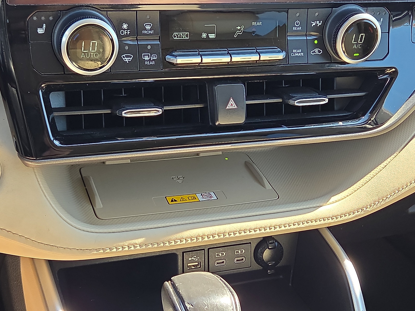 Used 2023 Toyota Highlander XLE FWD image 21