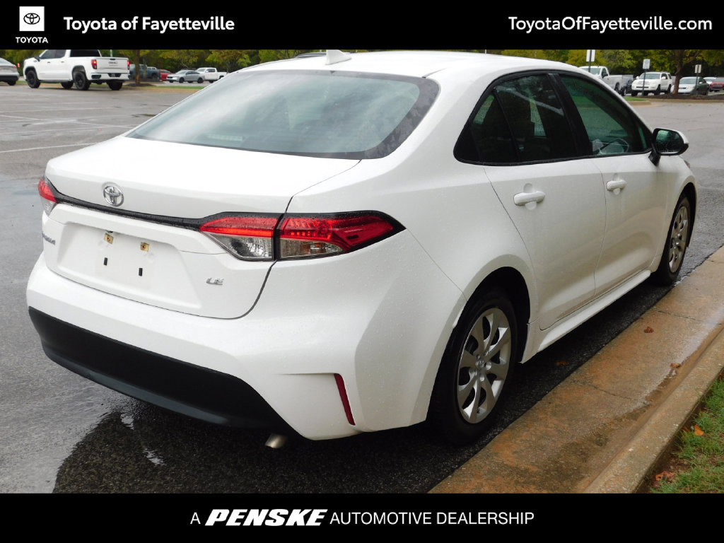 Used 2025 Toyota Corolla LE FWD image 10