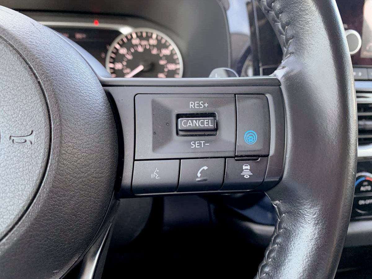 Used 2024 Nissan Pathfinder SV FWD image 27