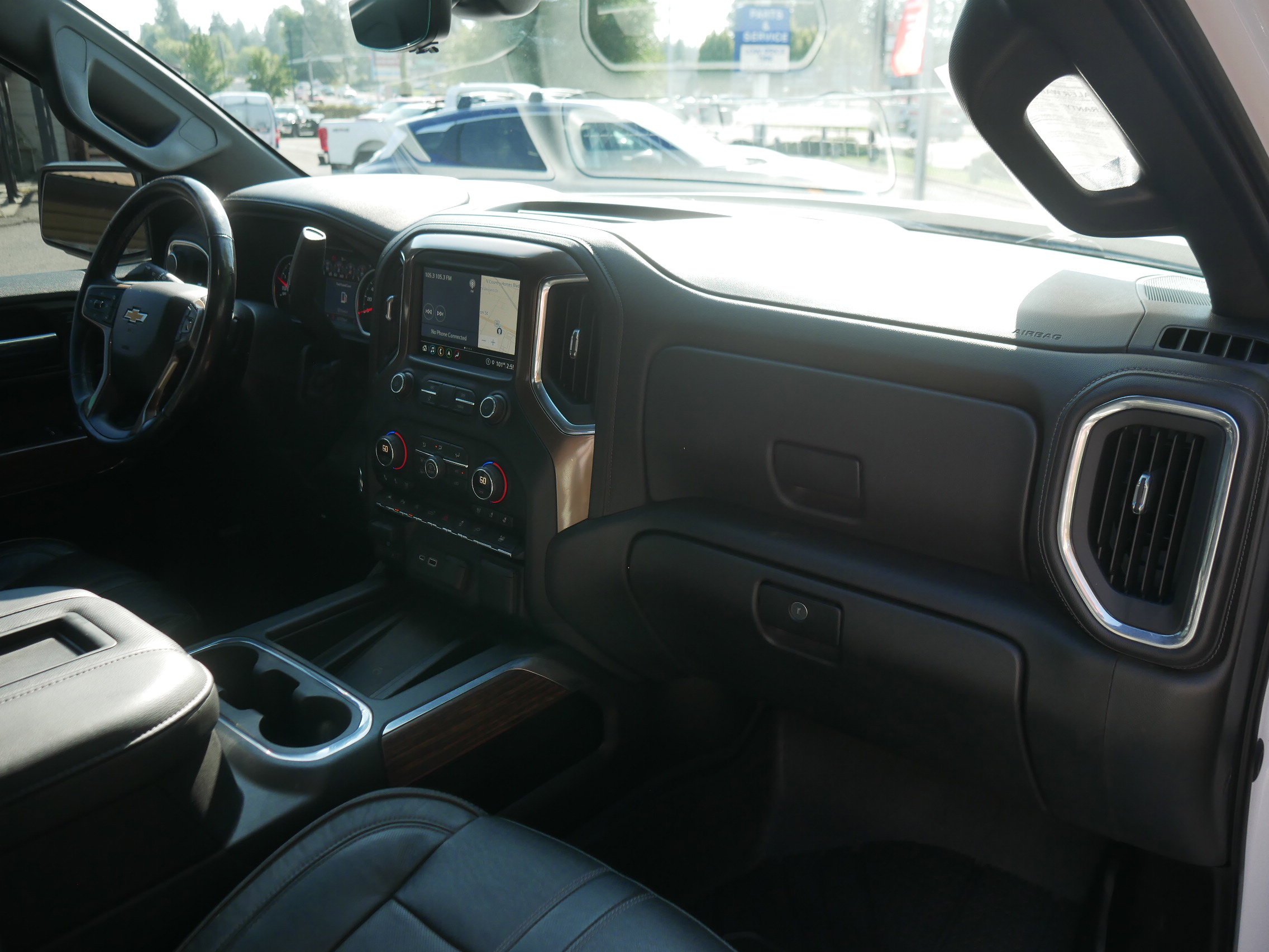 Used 2021 Chevrolet Silverado 1500 High Country w/ Technology Package image 28