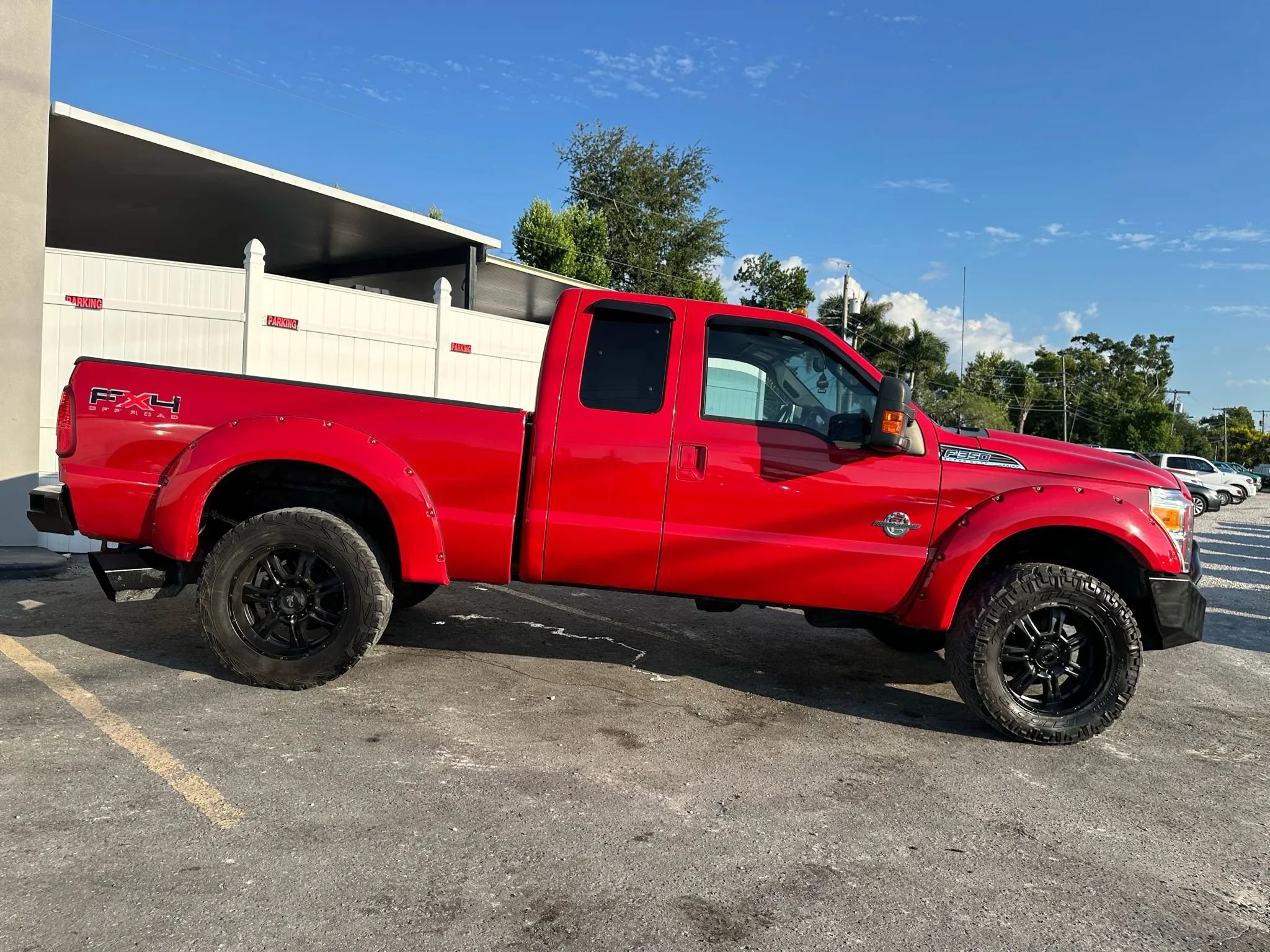 Used 2011 Ford F350 Lariat w/ FX4 Off Road Pkg image 5