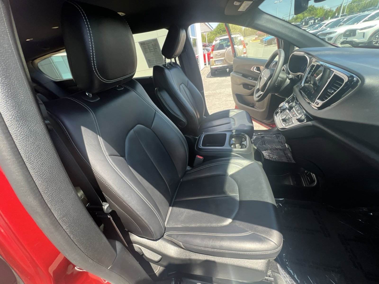 Used 2025 Chrysler Pacifica Select FWD image 35