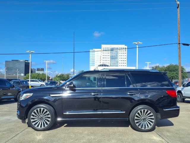 Certified 2020 Lincoln Navigator Reserve w/ Luxury Package AWD/4WD image 24