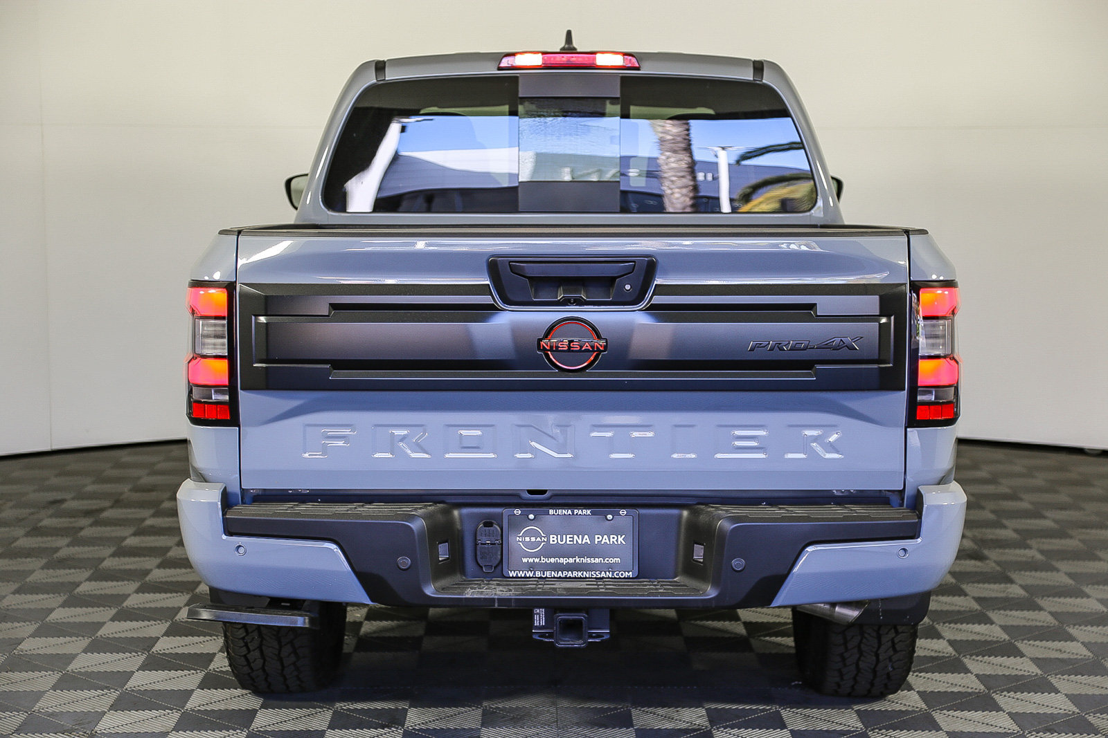 New 2025 Nissan Frontier PRO-4X w/ Tow Package AWD/4WD image 8