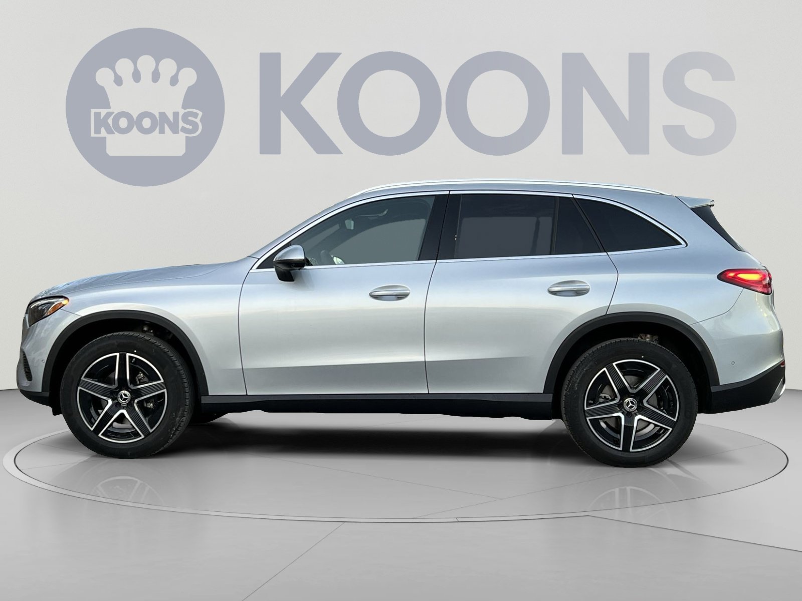 Used 2026 Mercedes-Benz GLC 300 4MATIC image 2