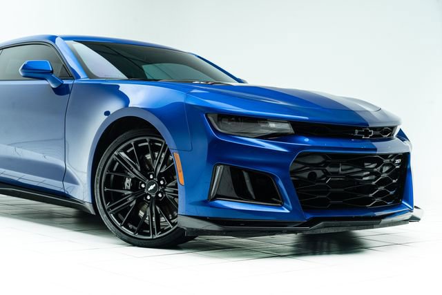Used 2017 Chevrolet Camaro ZL1 RWD image 4