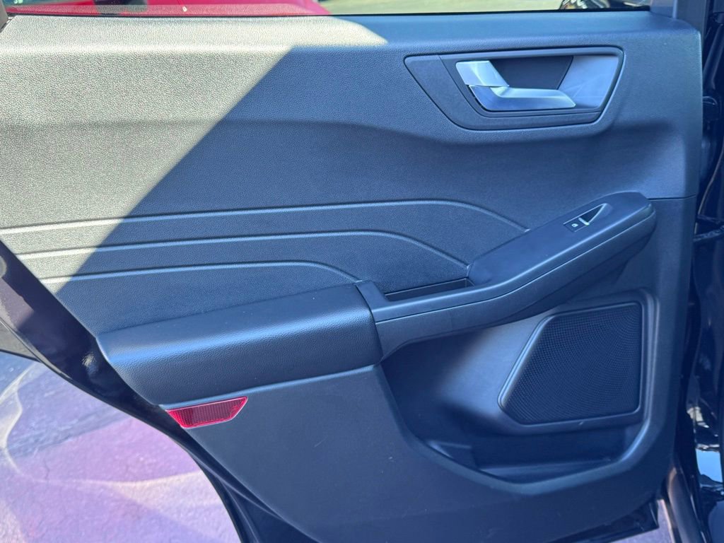 Used 2025 Ford Escape ST-Line Select image 27