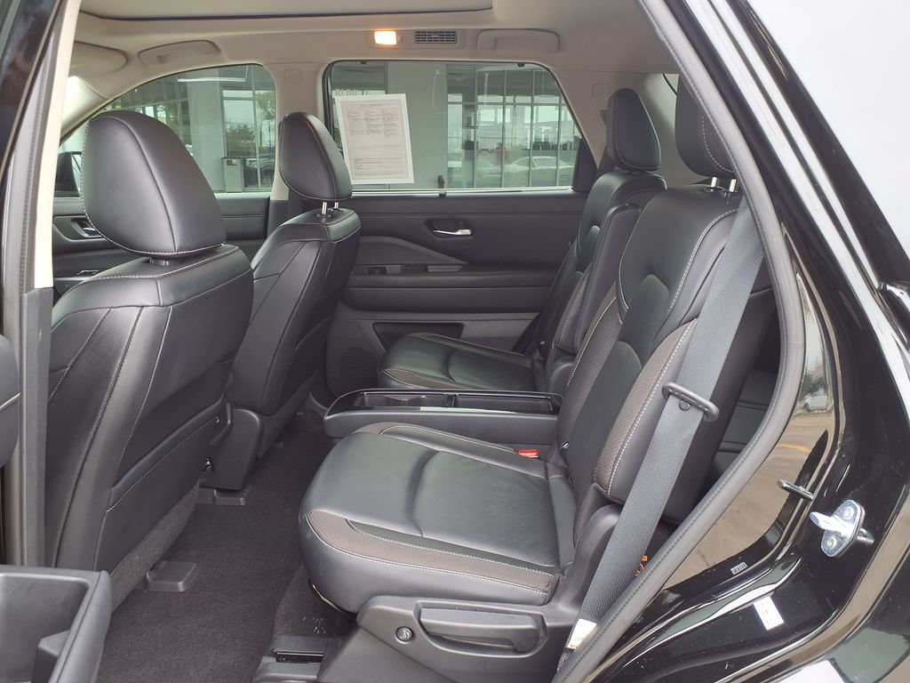 Used 2022 Nissan Pathfinder SL w/ SL Premium Package FWD image 14
