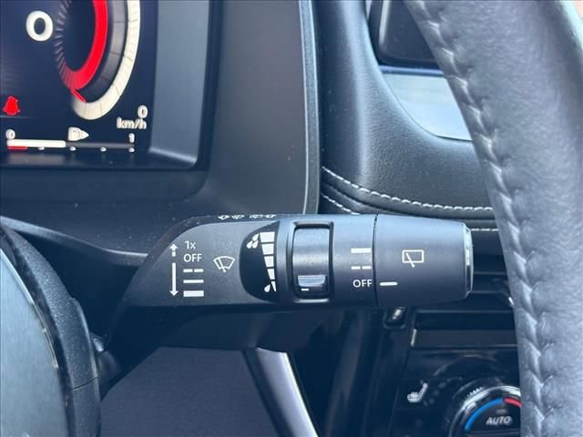 Used 2024 Nissan Rogue SL AWD/4WD image 20