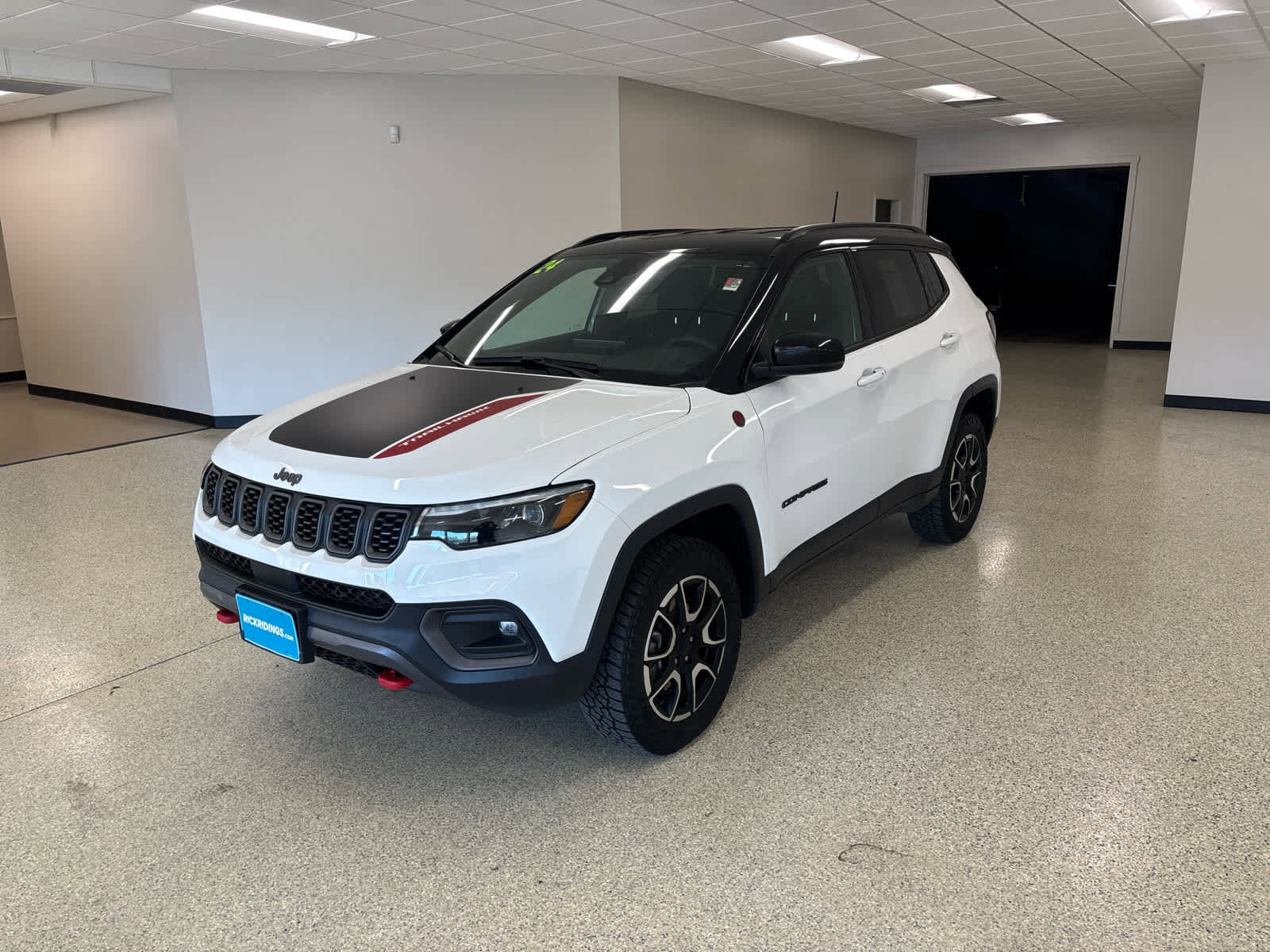 Used 2024 Jeep Compass Trailhawk w/ Trailhawk Elite Group image 3
