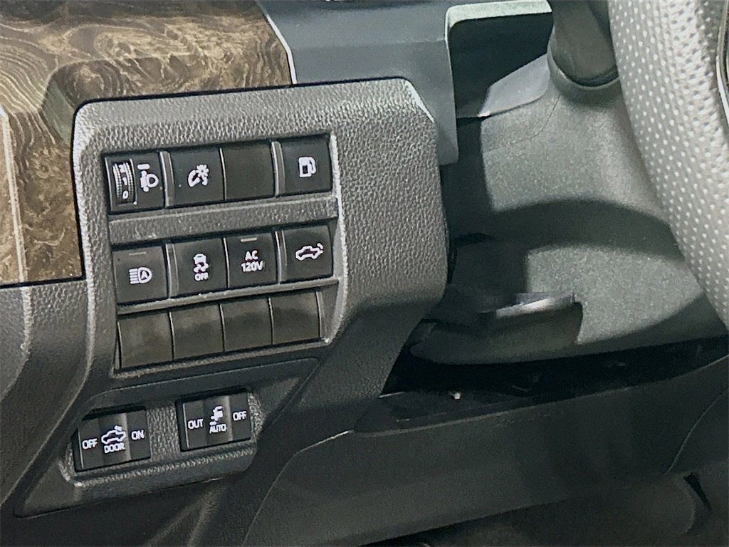 Used 2025 Toyota Tacoma TRD Sport image 8