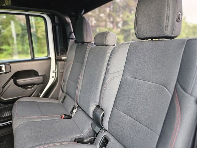 Used 2024 Jeep Gladiator Rubicon w/ Technology Group AWD/4WD image 28