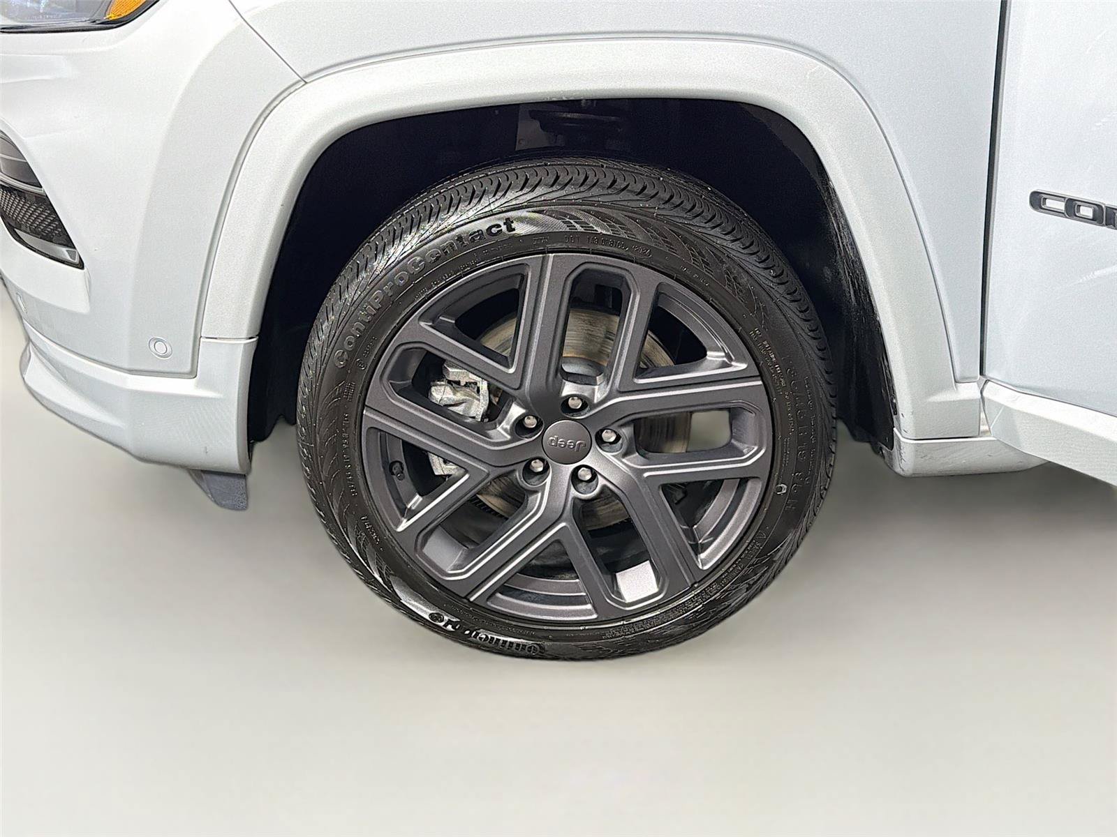 Used 2024 Jeep Compass Limited w/ Driver Assist Group I AWD/4WD image 33