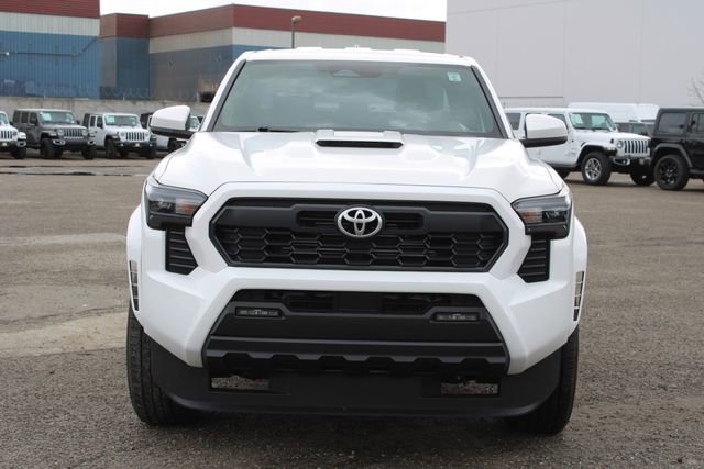 Used 2025 Toyota Tacoma TRD Sport image 2