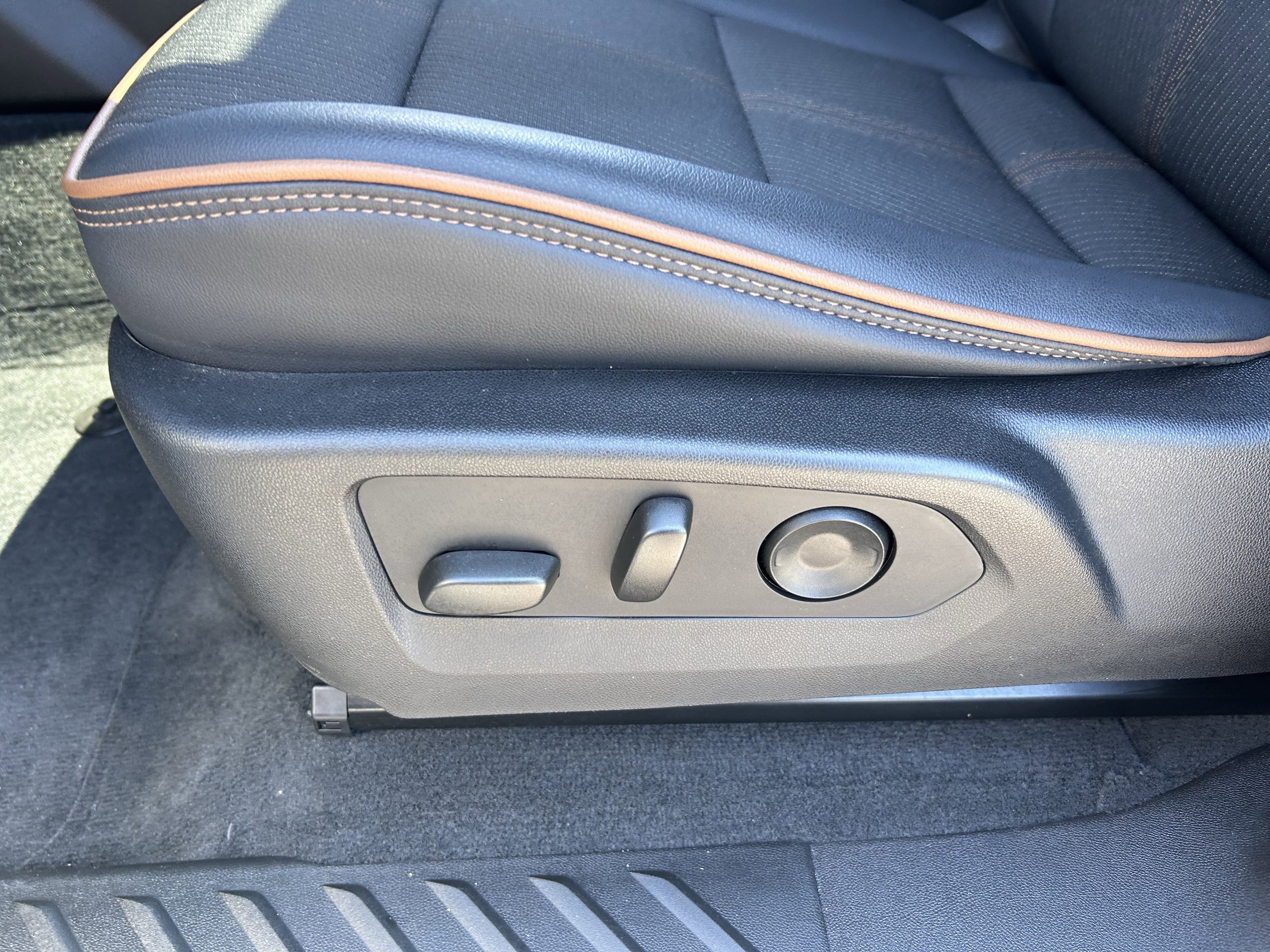 Used 2024 GMC Canyon AT4 w/ Canyon Safety Plus Package image 22