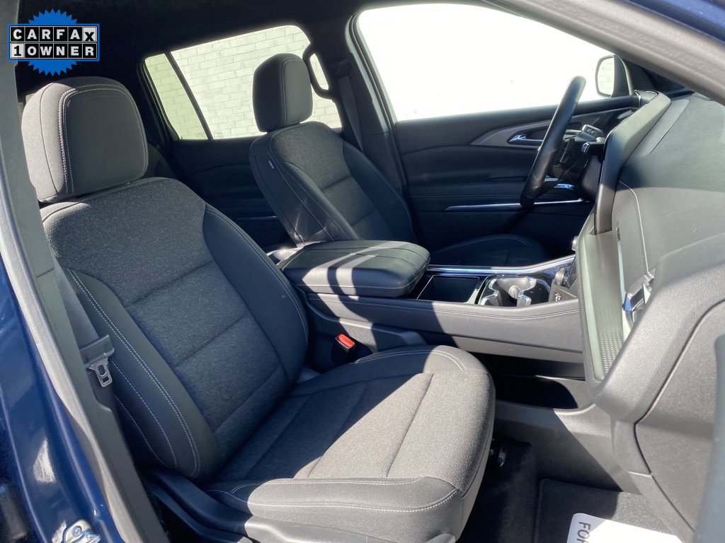 Used 2025 Chevrolet Traverse LT image 14