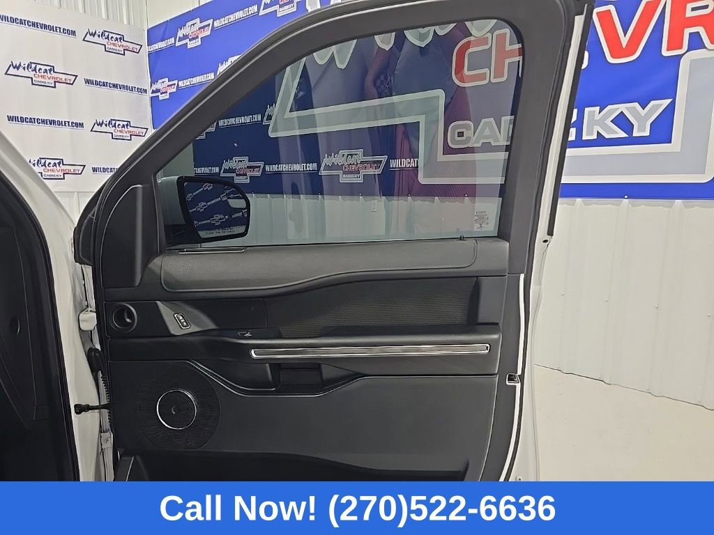 Used 2018 Ford Expedition XLT image 26