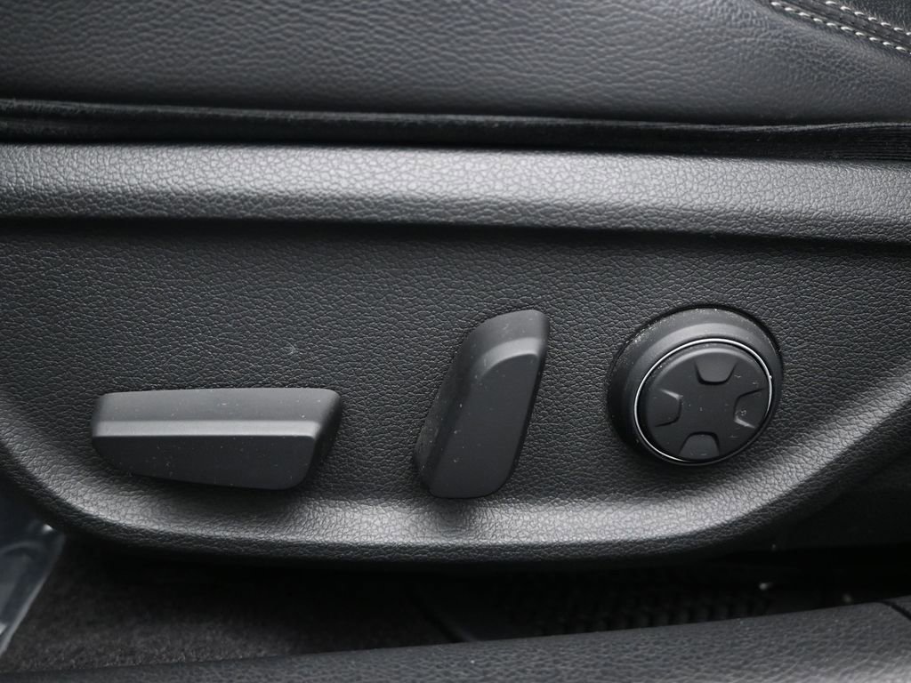 Used 2019 Genesis G70 2.0T Advanced w/ Elite Package image 10