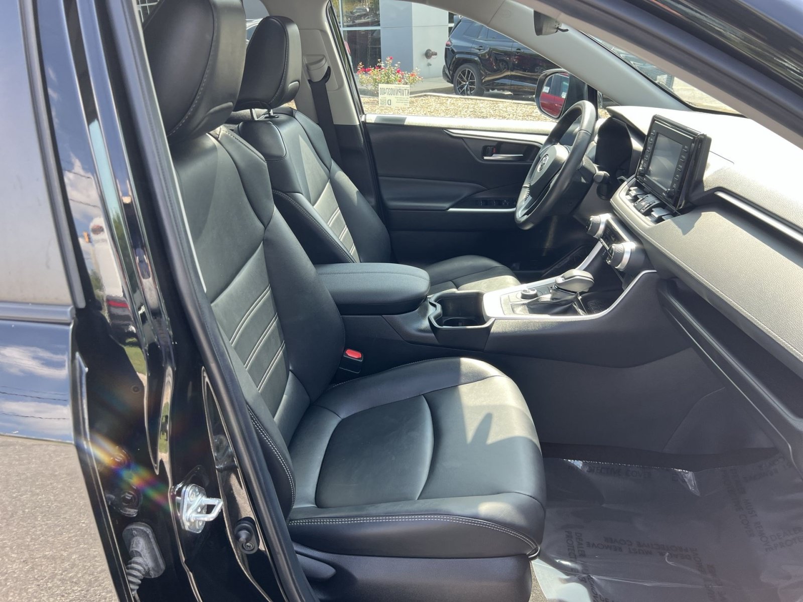Used 2022 Toyota RAV4 XLE Premium AWD/4WD image 26