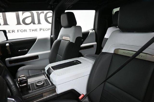 Used 2024 GMC Hummer EV 2X w/ LPO, Illumination Package AWD/4WD image 18