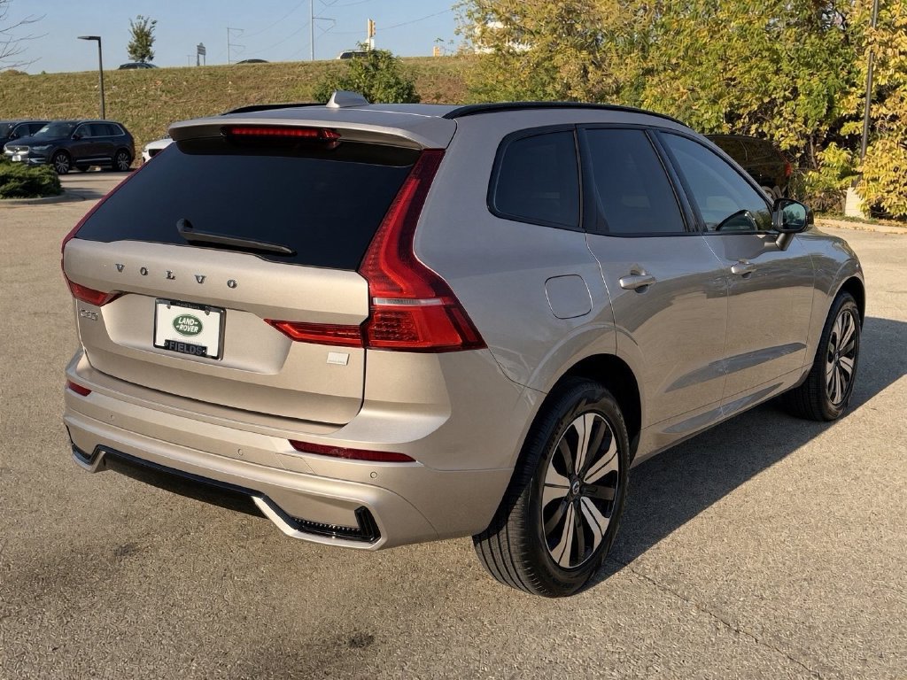 Certified 2024 Volvo XC60 T8 Core w/ Climate Package AWD/4WD image 3