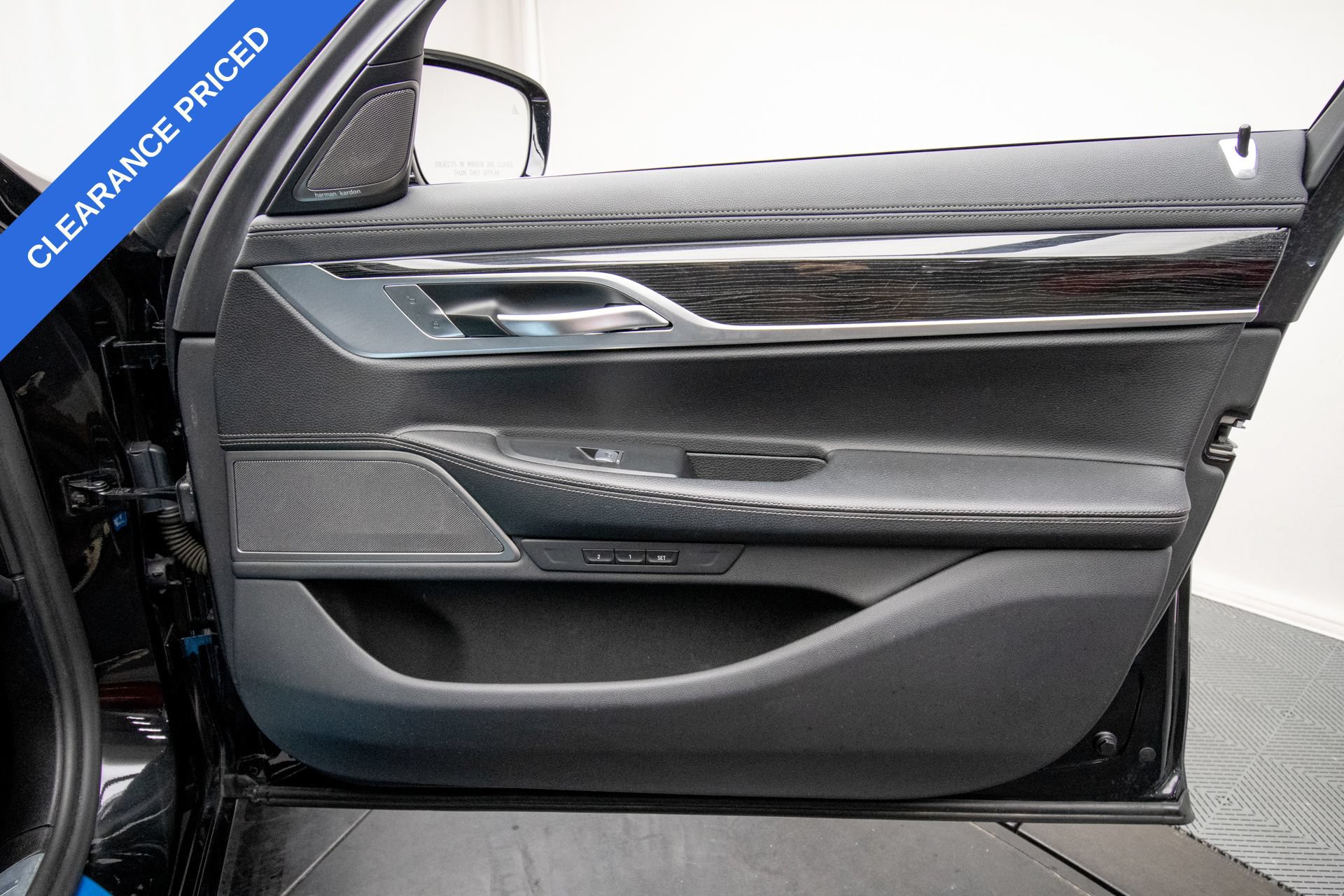 Used 2020 BMW 740i xDrive AWD/4WD image 31
