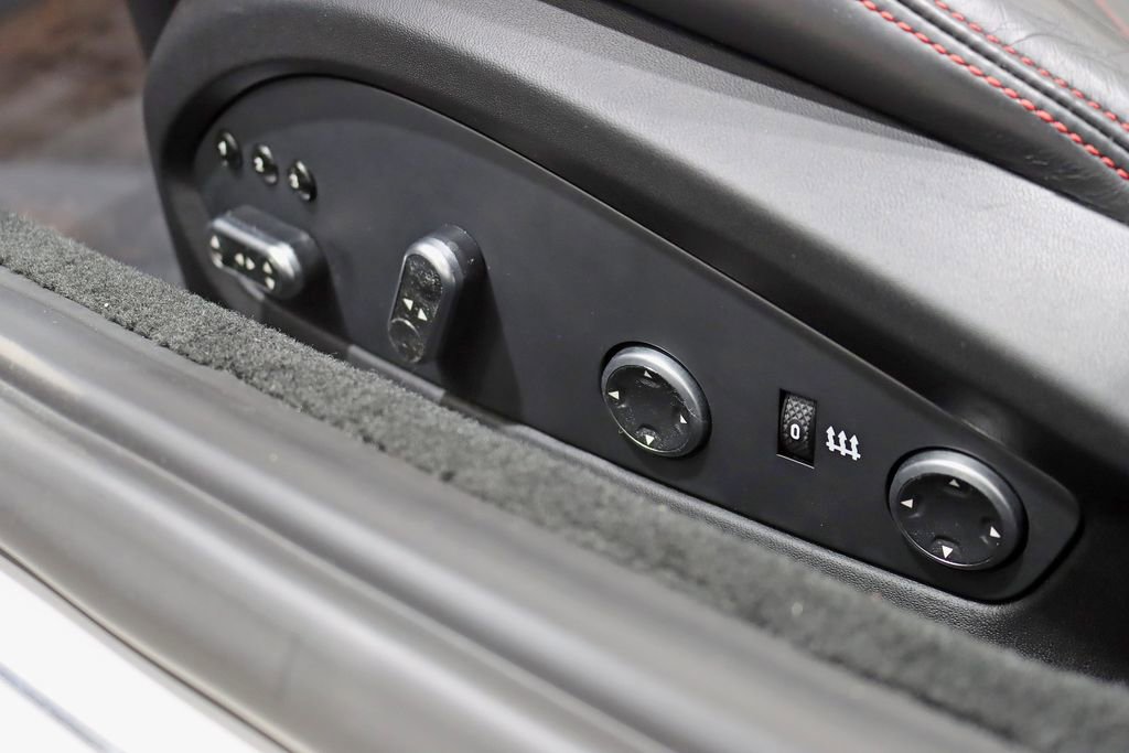 Used 2015 Ferrari California T RWD image 28