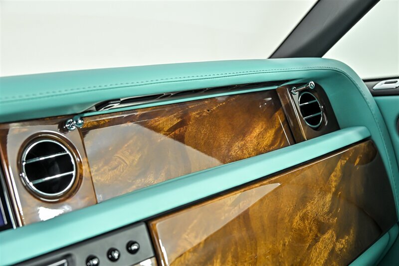 Used 2013 Rolls-Royce Phantom Drophead Coupe RWD image 31