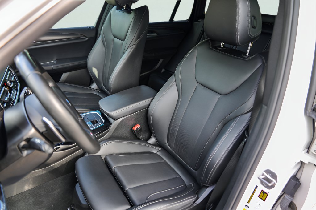 Used 2022 BMW X3 xDrive30i w/ M Sport Package 2 AWD/4WD image 9