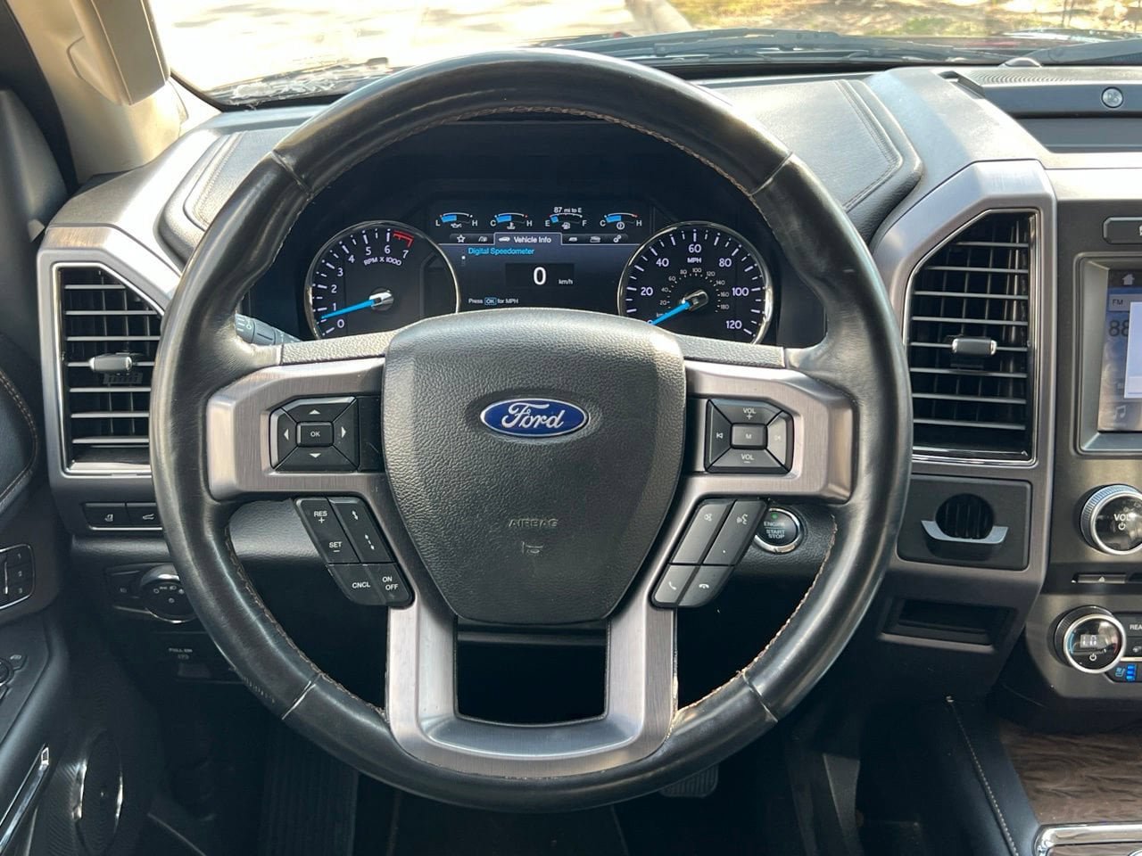 Used 2018 Ford Expedition Max Platinum RWD image 15