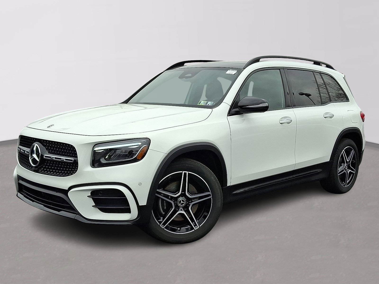 Certified 2025 Mercedes-Benz GLB 250 4MATIC image 1