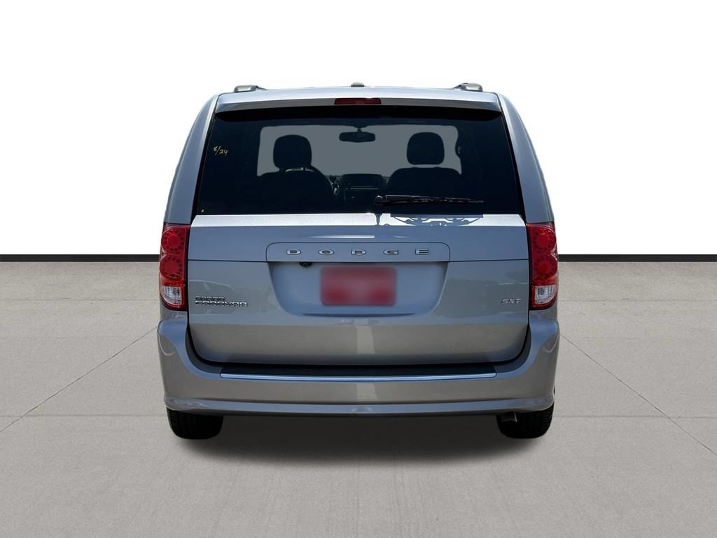 Used 2016 Dodge Grand Caravan SXT FWD image 6