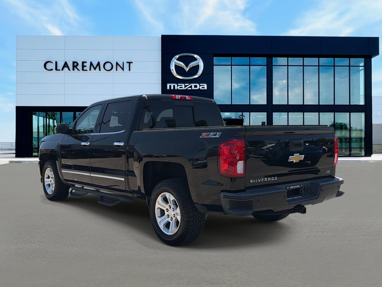 Used 2017 Chevrolet Silverado 1500 LTZ Z71 w/ LTZ Plus Package AWD/4WD image 6