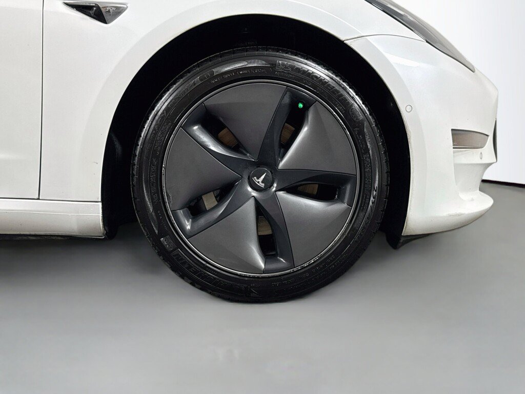 Used 2020 Tesla Model 3 Standard Range Plus RWD image 41