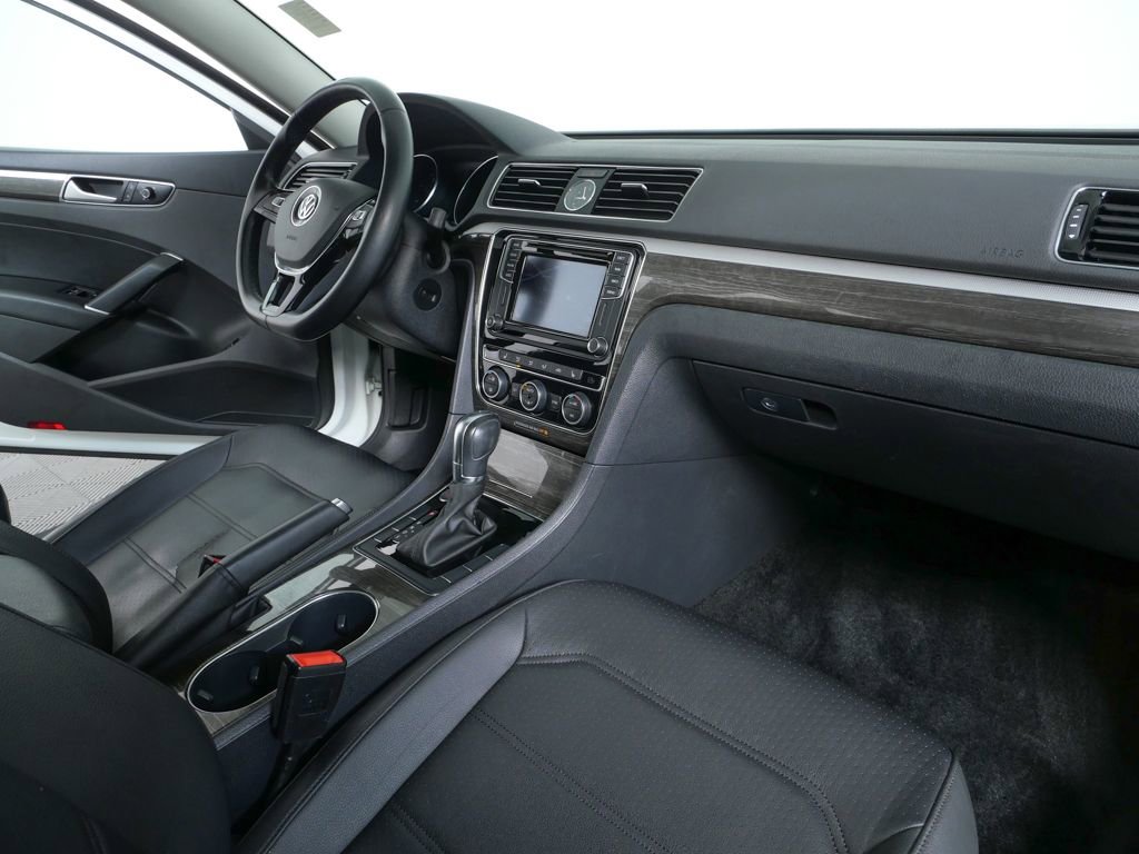 Used 2016 Volkswagen Passat 1.8T SE image 21
