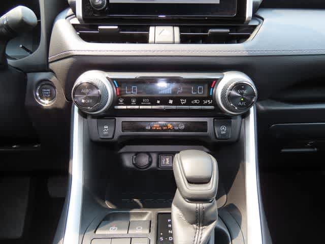 Used 2025 Toyota RAV4 XLE AWD/4WD image 20