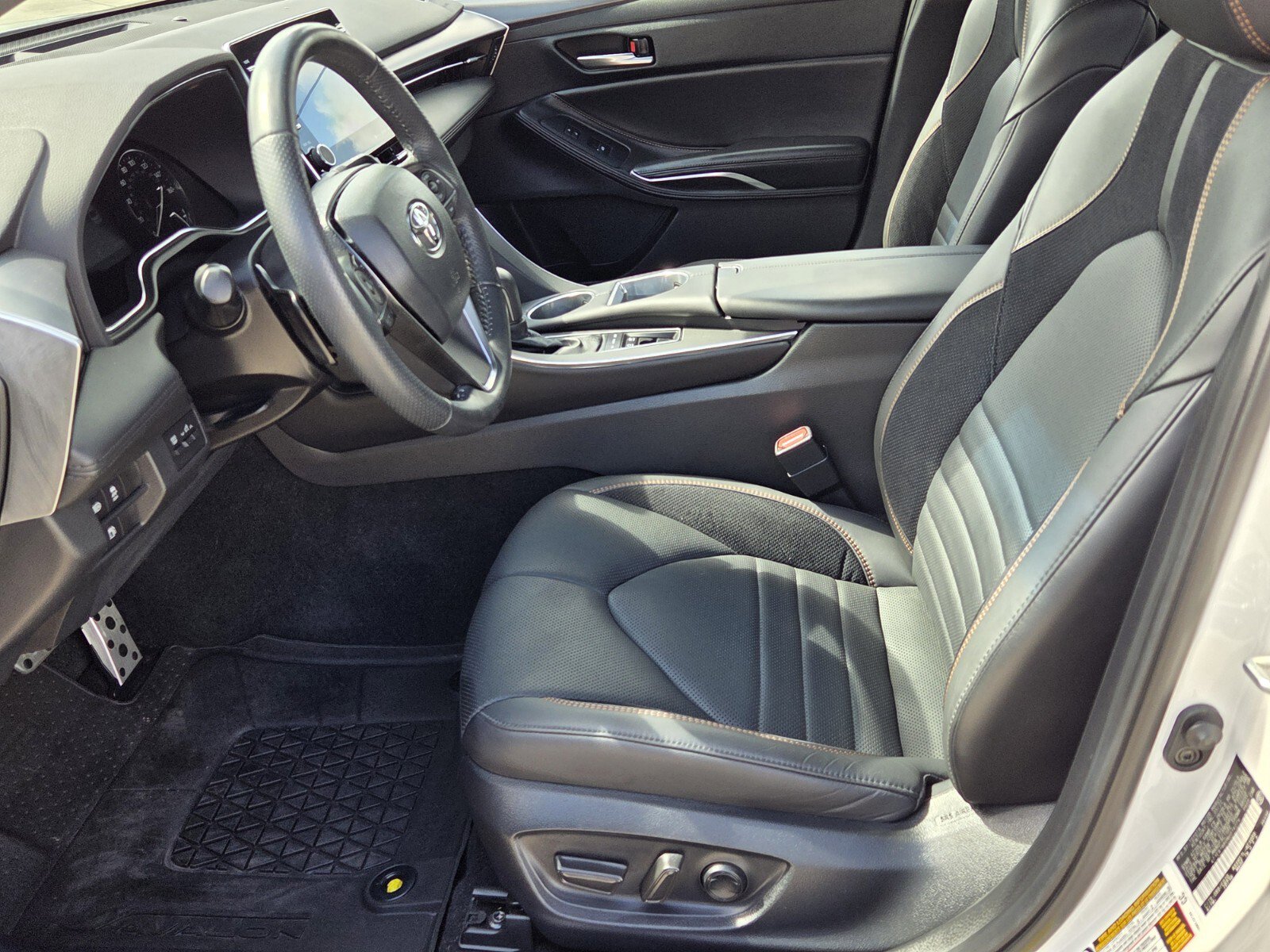 Certified 2022 Toyota Avalon XSE image 4