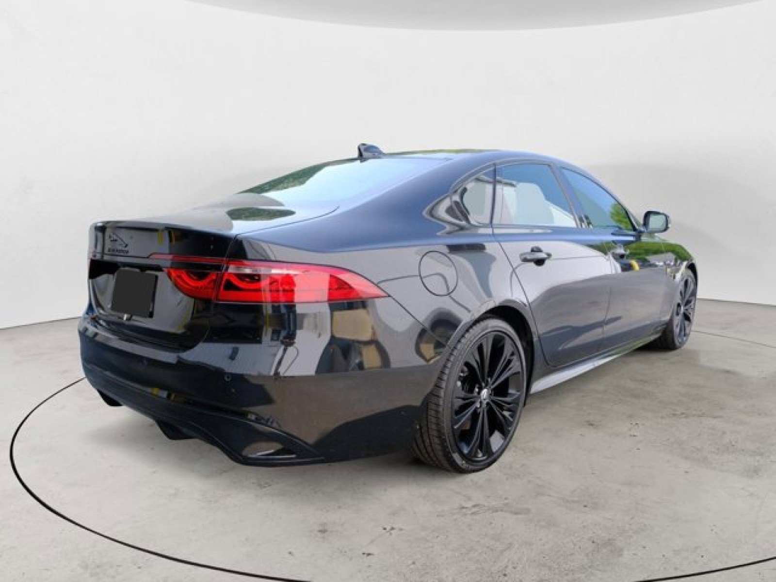 New 2024 Jaguar XF R-Dynamic SE image 5