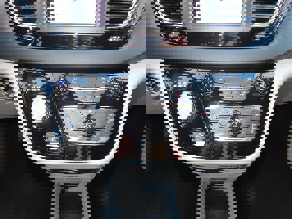 Used 2023 Chrysler Voyager LX image 21