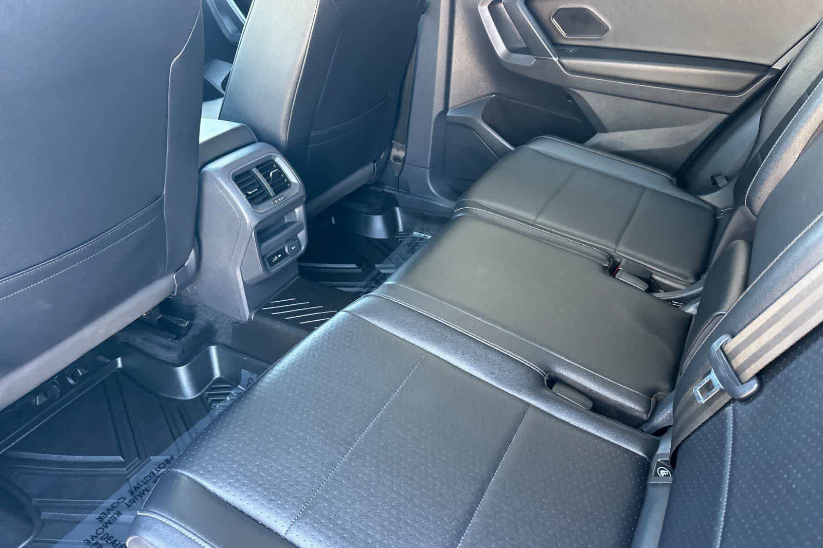 Used 2020 Volkswagen Tiguan SE AWD/4WD image 5