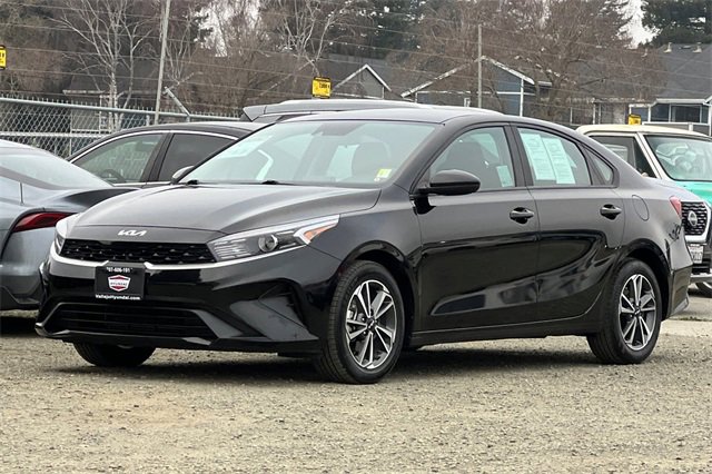 Used 2023 Kia Forte LXS image 11