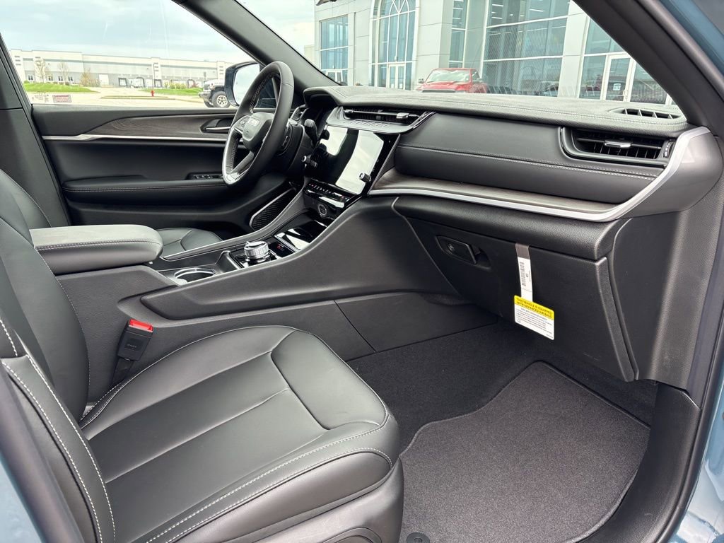 New 2026 Jeep Grand Cherokee Limited AWD/4WD image 14